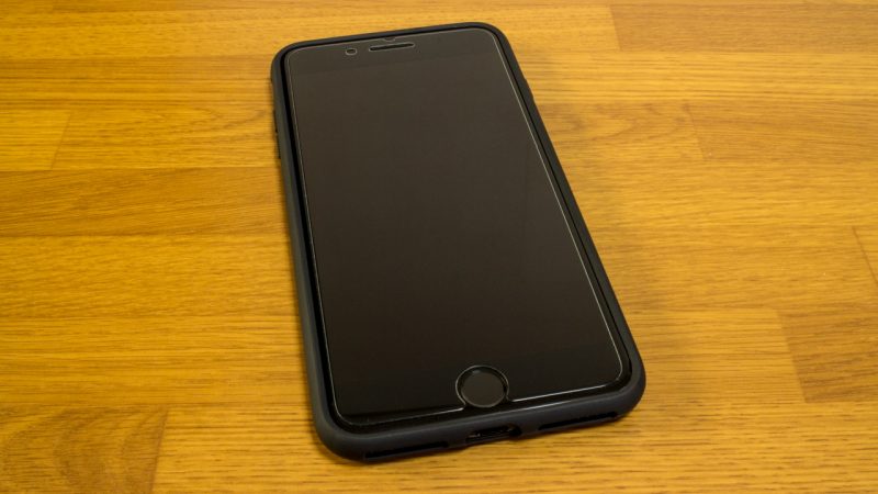 【spigen】リキッド・アーマーの前面（iPhone 7 Plus）ケース装着時