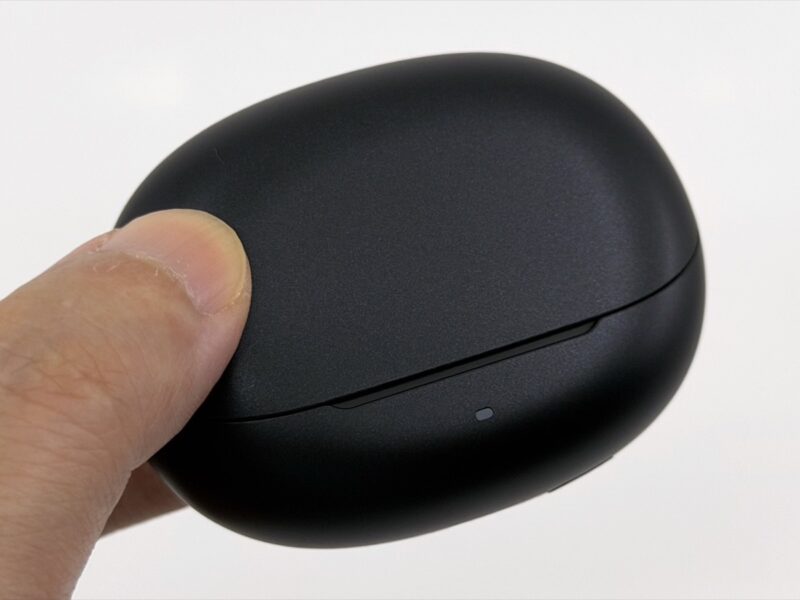 SOUNDPEATS Air6 Proのケース前面